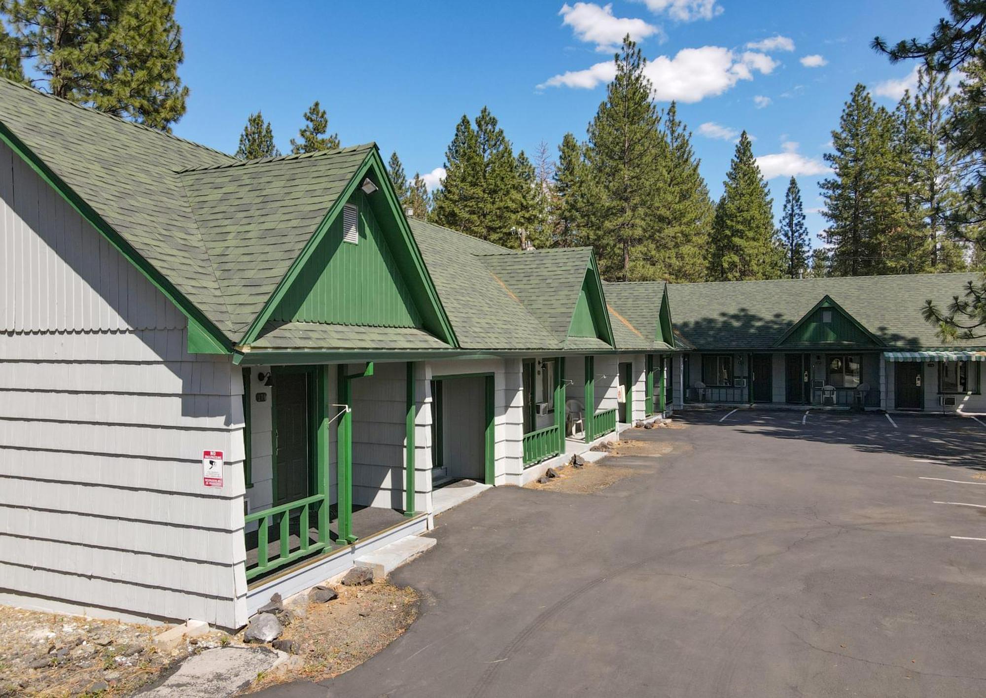 Green Gables Motel & Suites Burney Екстериор снимка