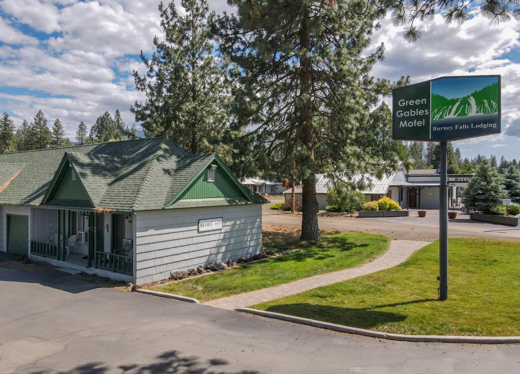 Green Gables Motel & Suites Burney Екстериор снимка