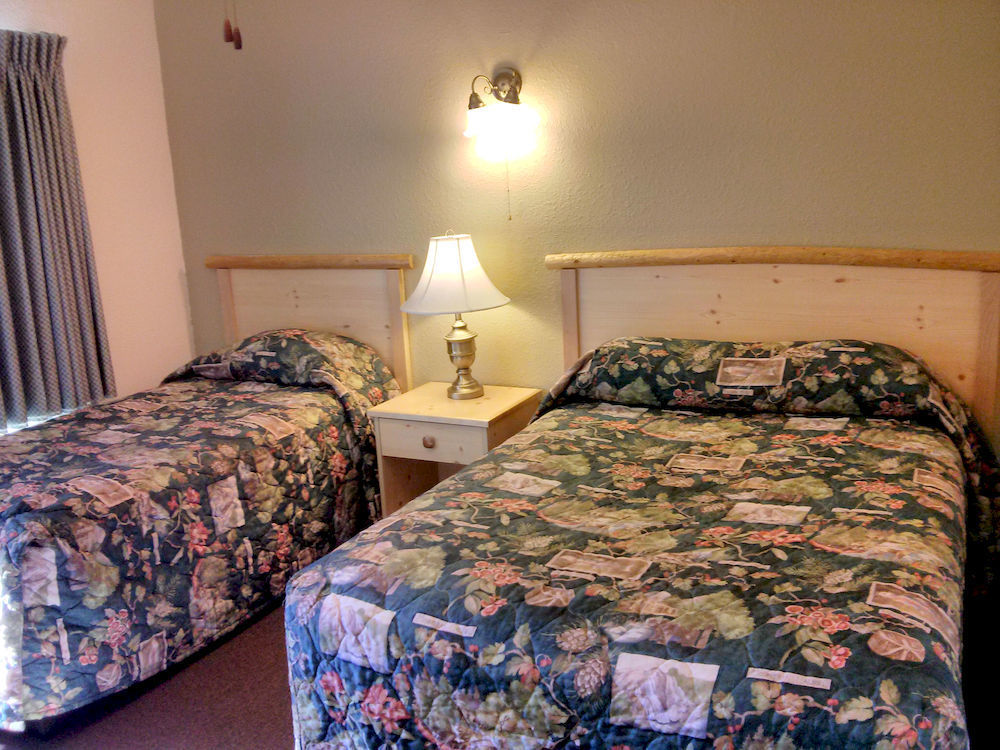 Green Gables Motel & Suites Burney Екстериор снимка